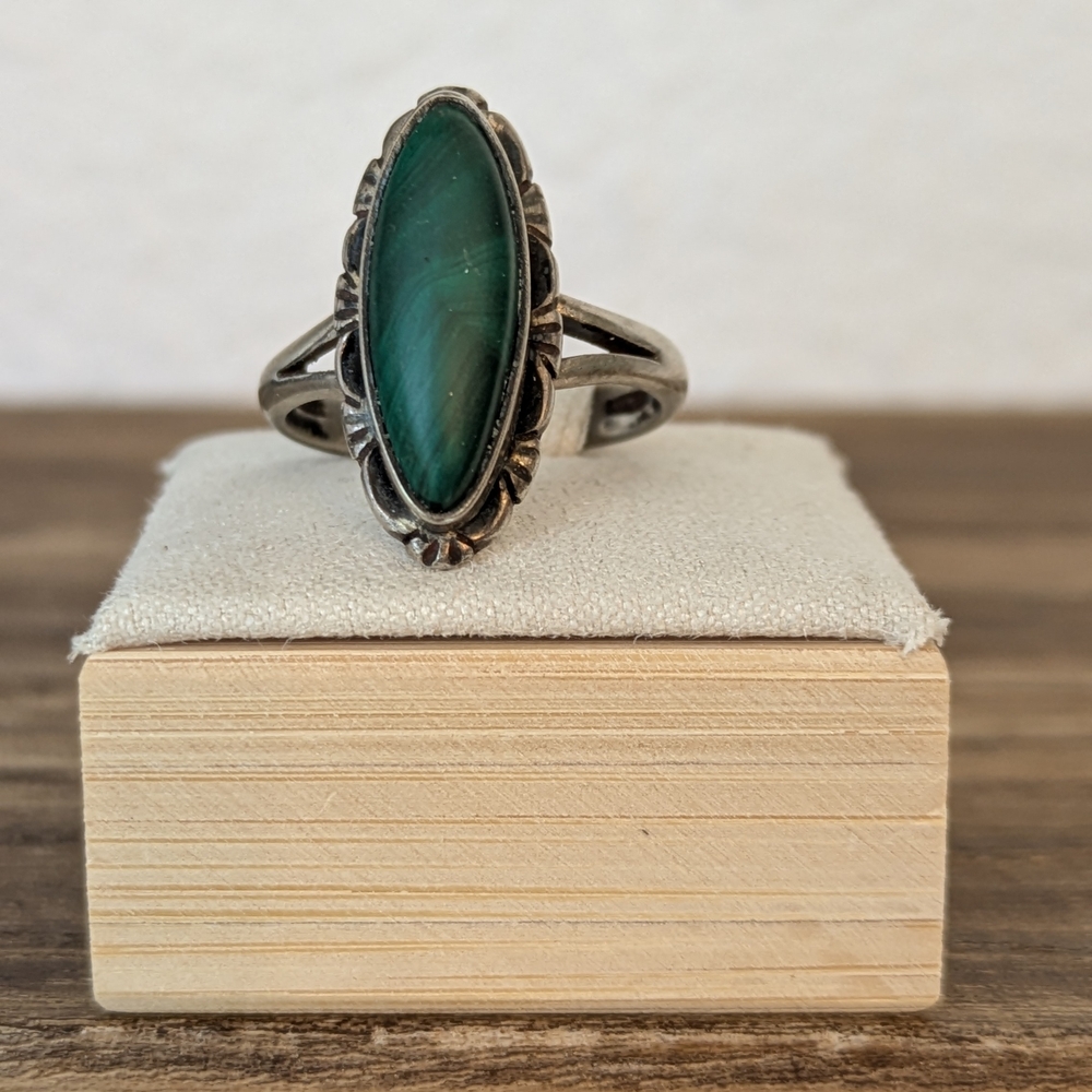 Vintage Sterling Silver Green Stone Ring Marquise Size 8.25 9g Patina